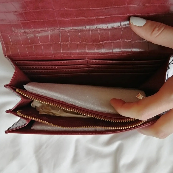NWT Love & Lore Auburn Croc Vegan Leather Tri Fold Continental Wallet or Clutch - Picture 5 of 16